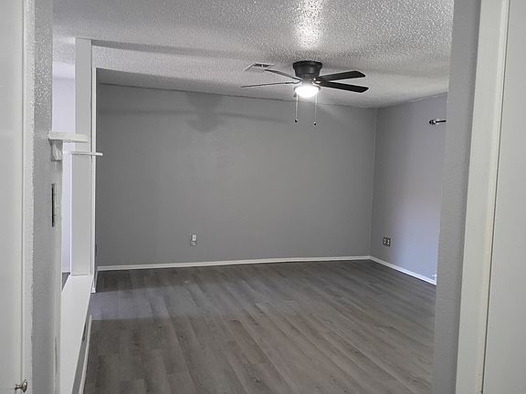 2nd image of 26 E Townhouse Ln #31