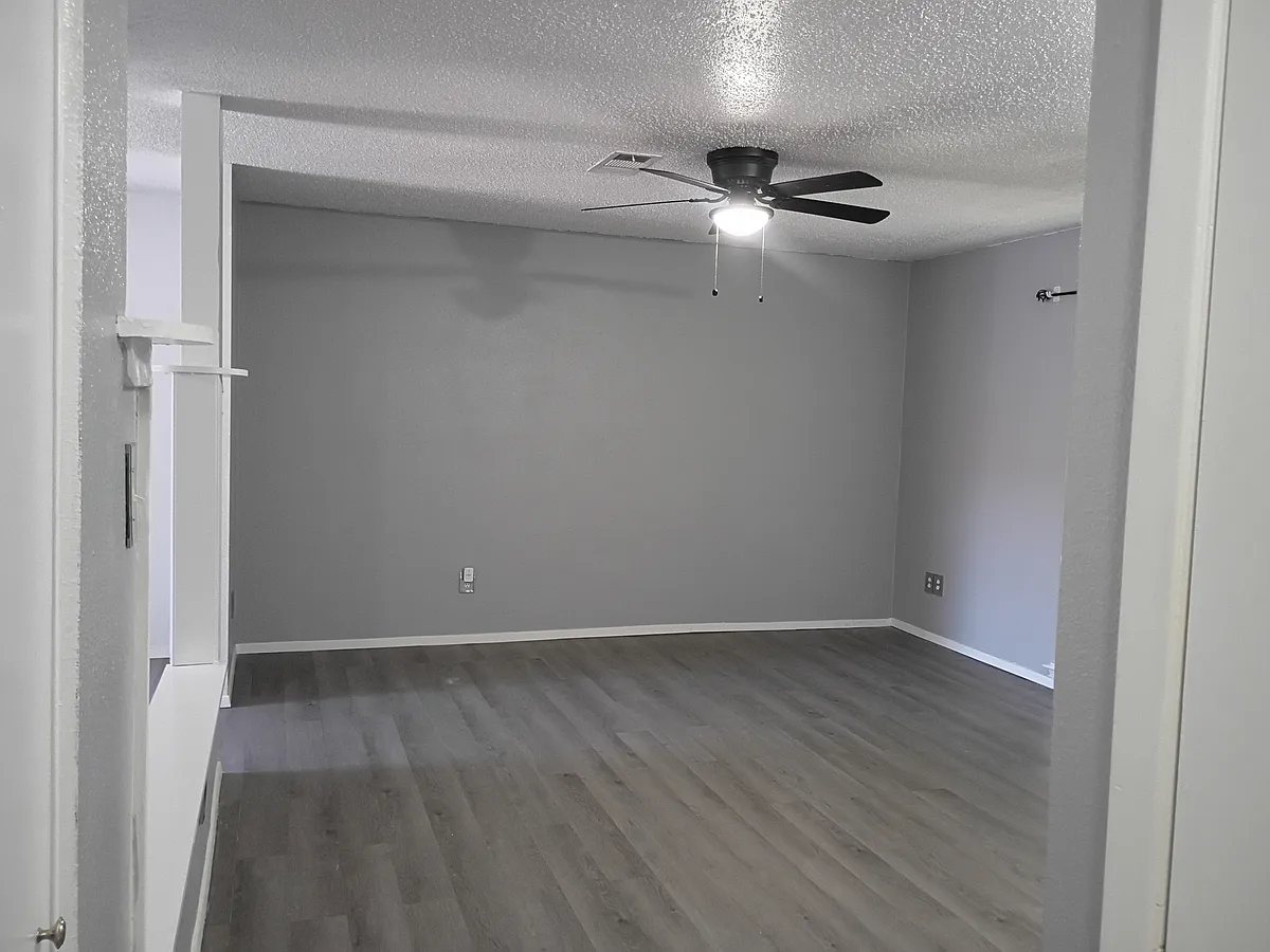Building Photo - 26 E Townhouse Ln #31