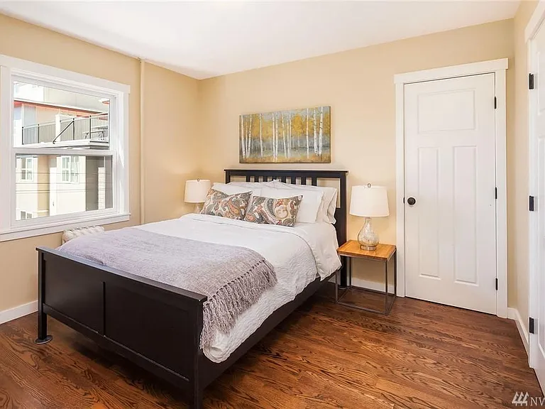 516 E Thomas St #301 — Photo 9