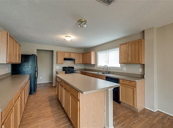 5th image of 7019 Lake Jackson Dr