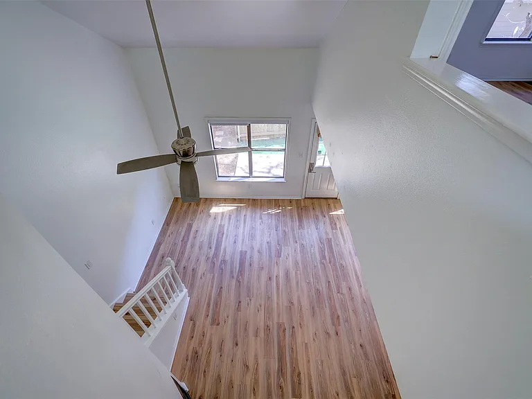 512 Eberhart Ln #1403 — Photo 32