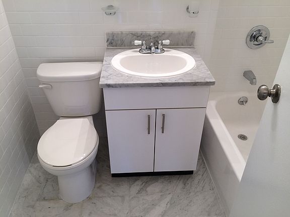 3rd image of 20 Beekman Pl APT 10A