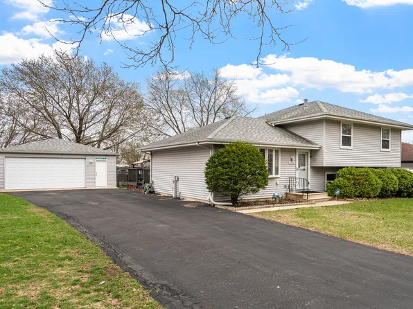 1710 Corregidor St, Joliet, IL 60435