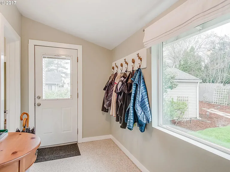 5525 NE Everett St — Photo 8