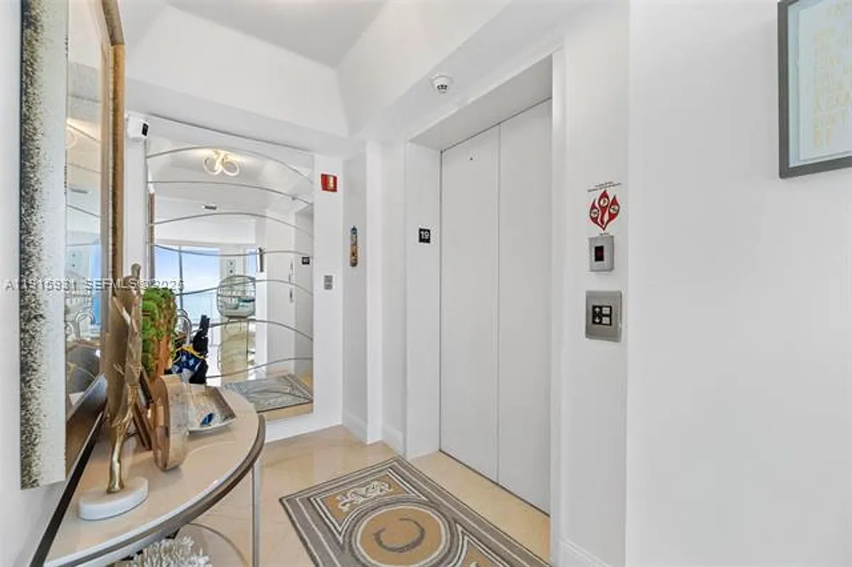 Building Photo - 18671 Collins Ave #1902