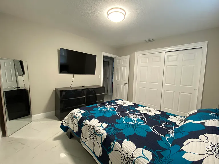 6220 SW 14th St — Photo 17
