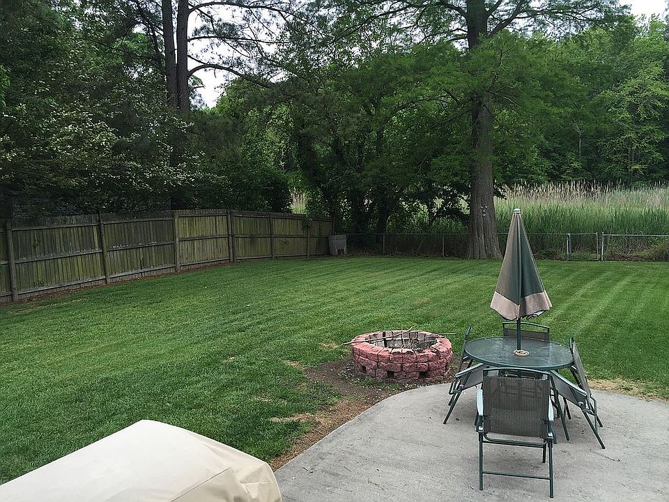 2nd image of 1120 Woodland Terrace Dr
