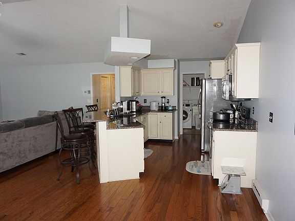 5th image of 2201 Lakefield Dr