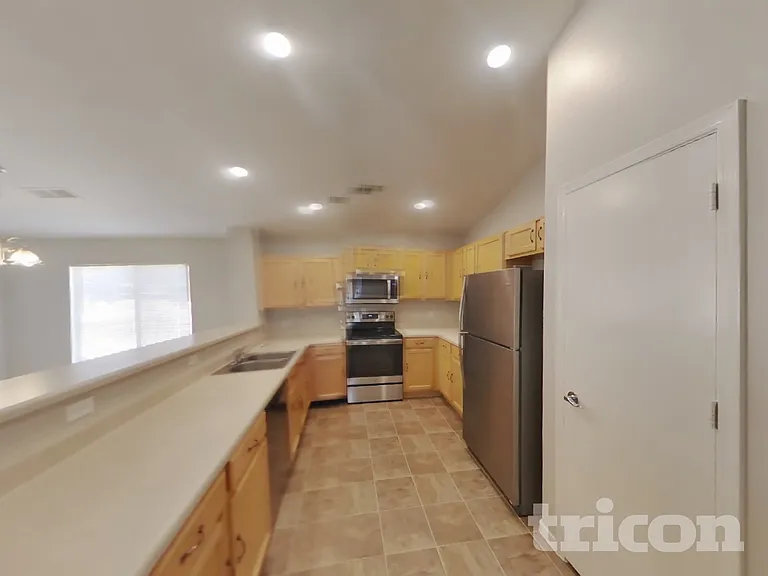8520 W Sonora St — Photo 6