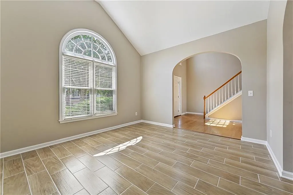 4 bed, 2.5 bath, 3045 sqft, $3,000 — Photo 4