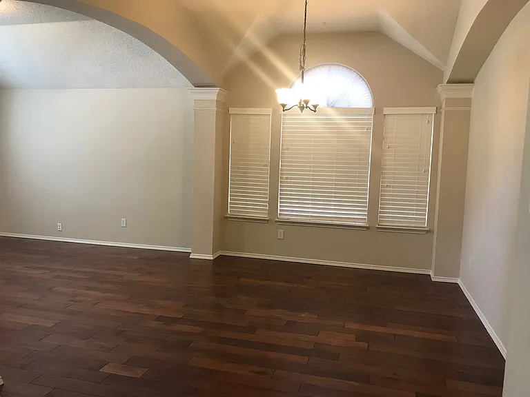 8025 Alderwood Dr — Photo 7