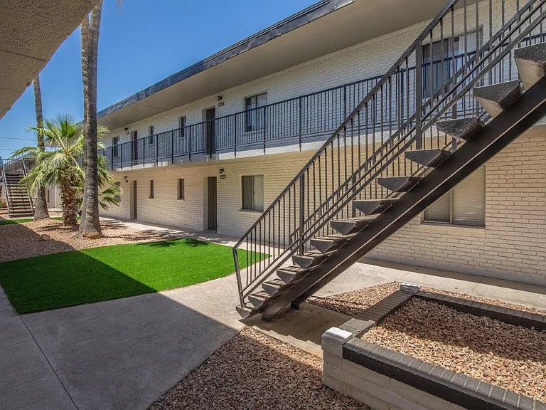 Icon Apartments — Photo 11