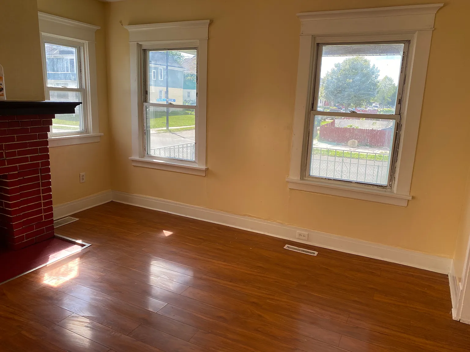 3 bed, 1.5 bath, $1,350 — Photo 3