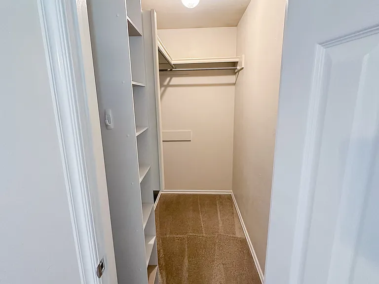 6861 NW Willow Springs Dr — Photo 11