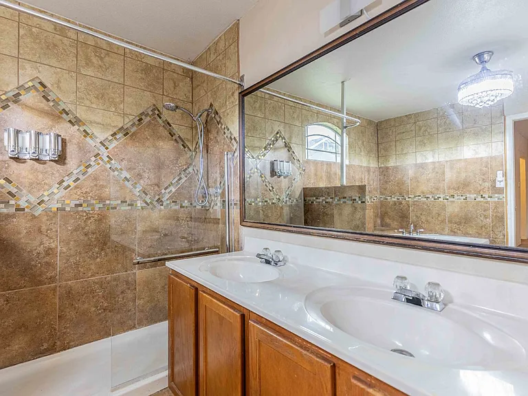 120 Nelson Ave — Photo 18
