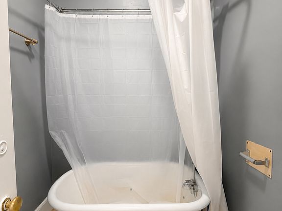 5th image of 110 E High St APT 3B
