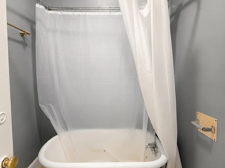 110 E High St #3B — Photo 5