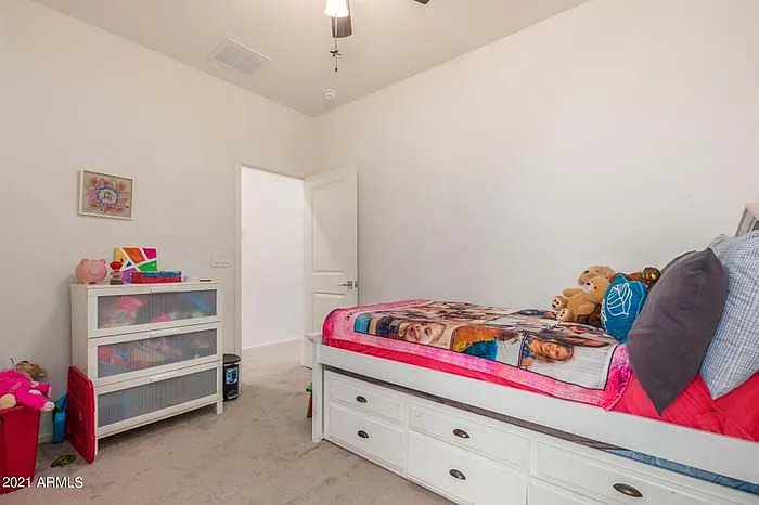 2358 E Huntington Dr — Photo 16