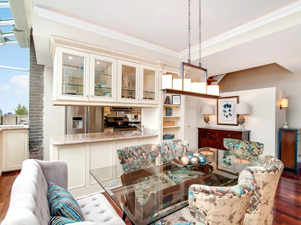 310 East 46th Street image 4 of 13