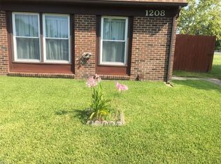 1208 White Birch Ln, Virginia Beach, VA 23453
