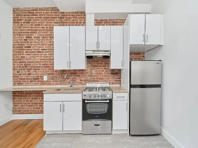 316 W 139th St #4A — Photo 2