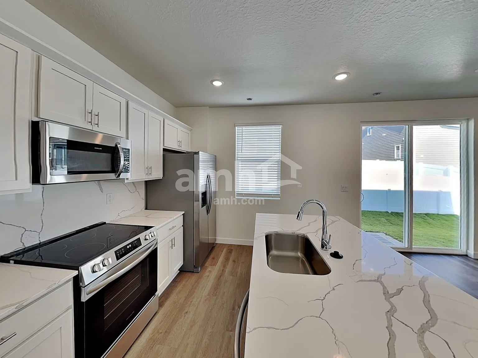 5 bed, 3.5 bath, 2236 sqft, $2,895 — Photo 3