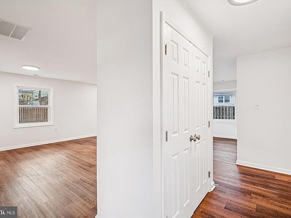4th image of 12611 Blackwell Ln