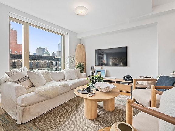3rd image of 75 Kenmare St APT 6B