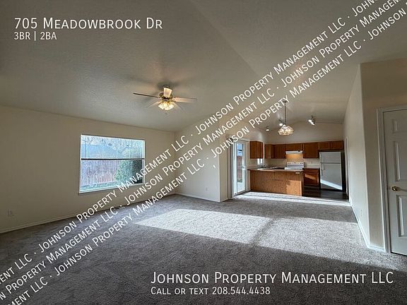 5th image of 705 Meadowbrook Dr