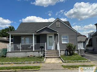 646 Kosciusko St, Perth Amboy, NJ 08861