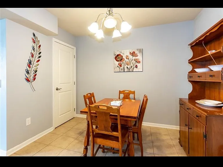 10038 Agate Ln — Photo 11