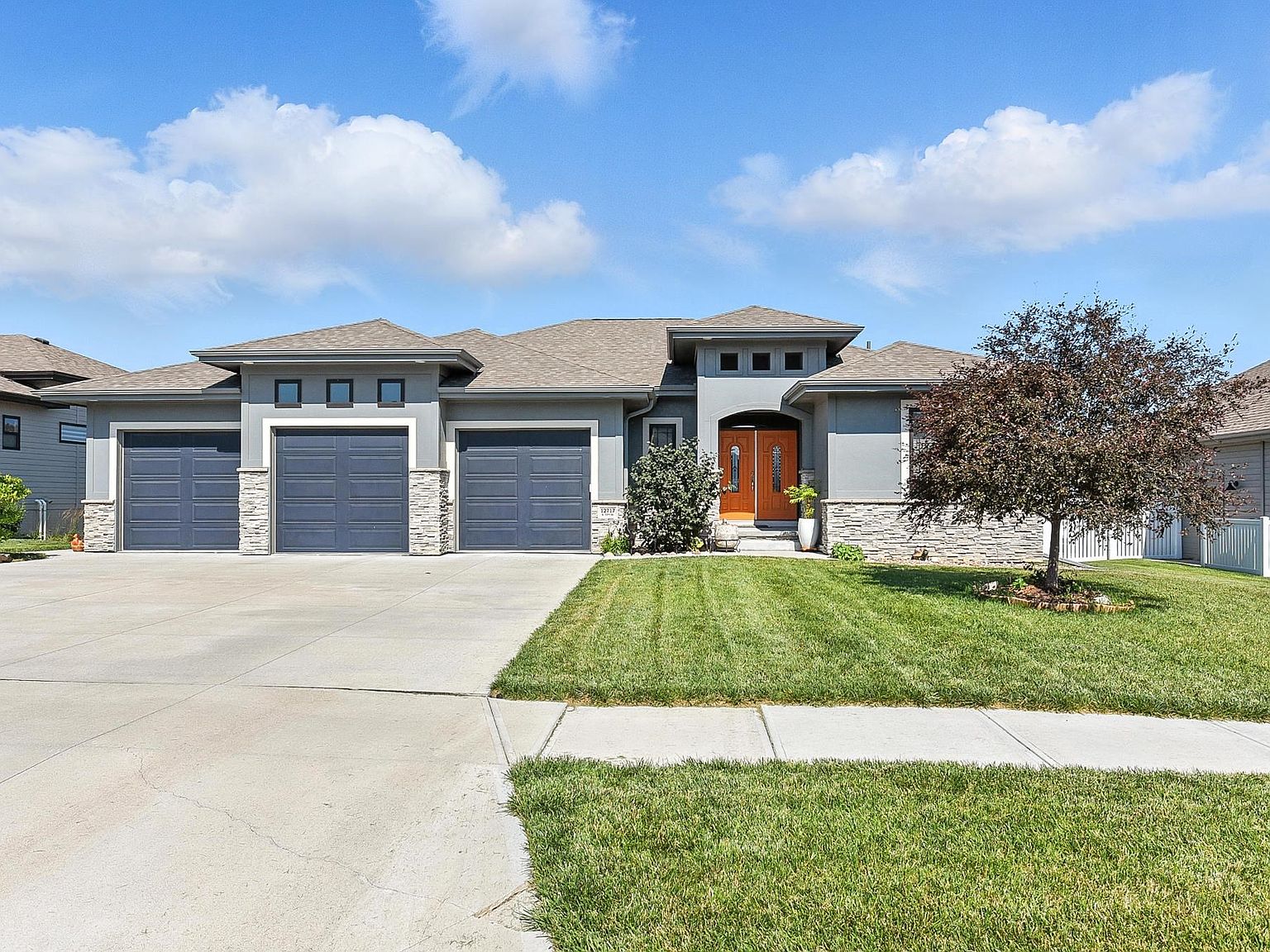 ブルーヒルズ 717-721 Island Ct, San Diego, CA 92109 | For Sale