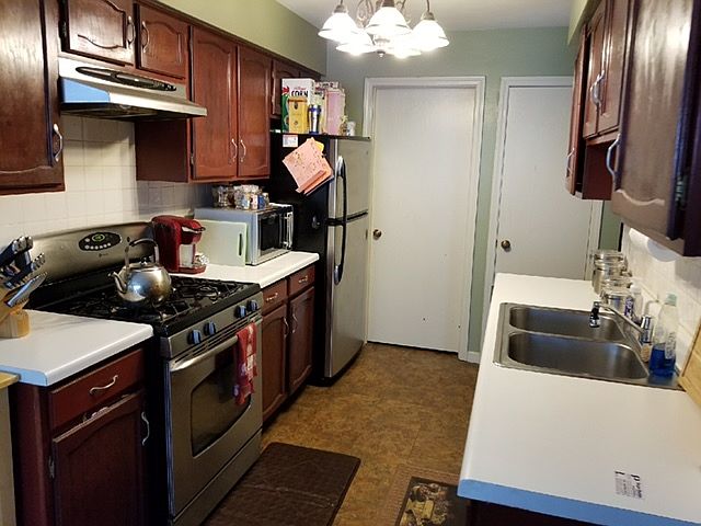 1st image of 321 Birchwood Ct #321