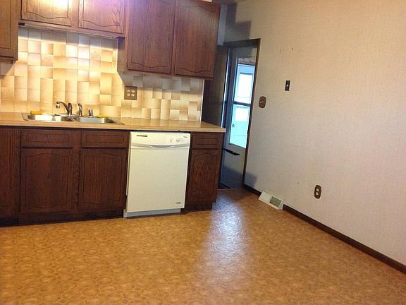 3rd image of 4628 W 1st Street Dr