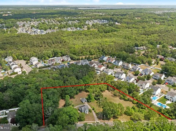 110 Station Rd, Bayville, NJ 08721