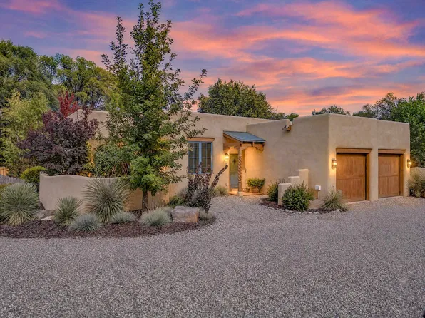 409 Apache St #A, Taos, NM 87571