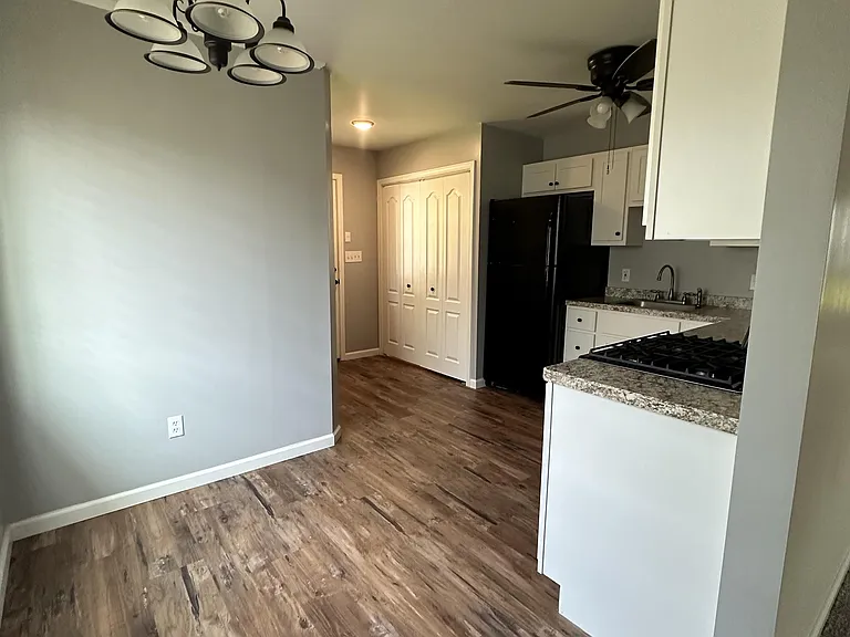 7457 Oregon Trl — Photo 4