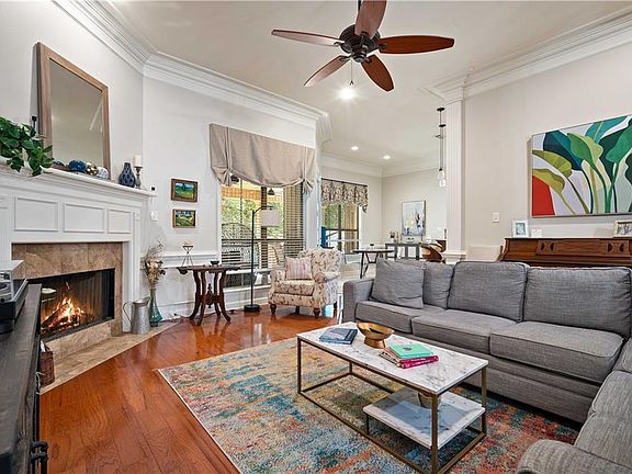 5th image of 2571 Burlington Dr E