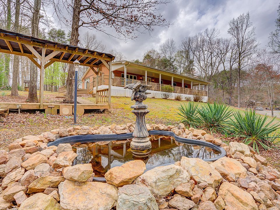 1st image of 130 Oakpark Dr