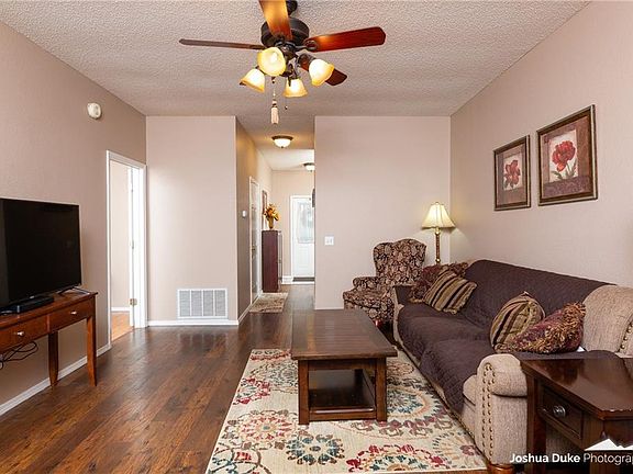 5th image of 1146 S China Berry Ln