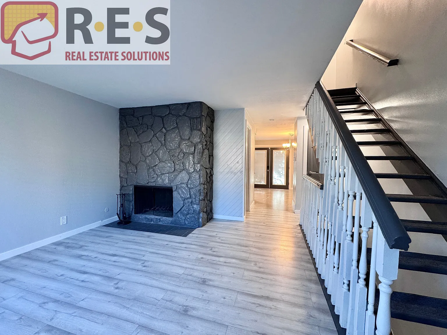 3 bed, 2.5 bath, 1200 sqft, $2,295 — Photo 4