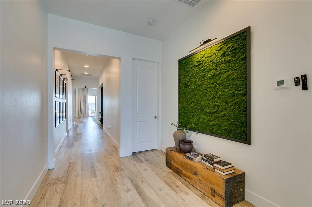 4 bed, 3.5 bath, 2796 sqft, $3,600 — Photo 3