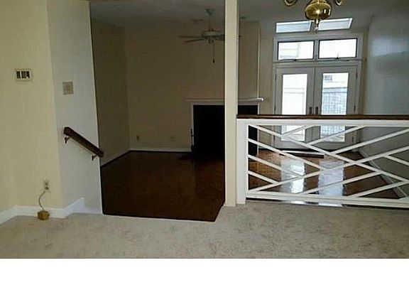 4th image of 304 Sea Pines Ct