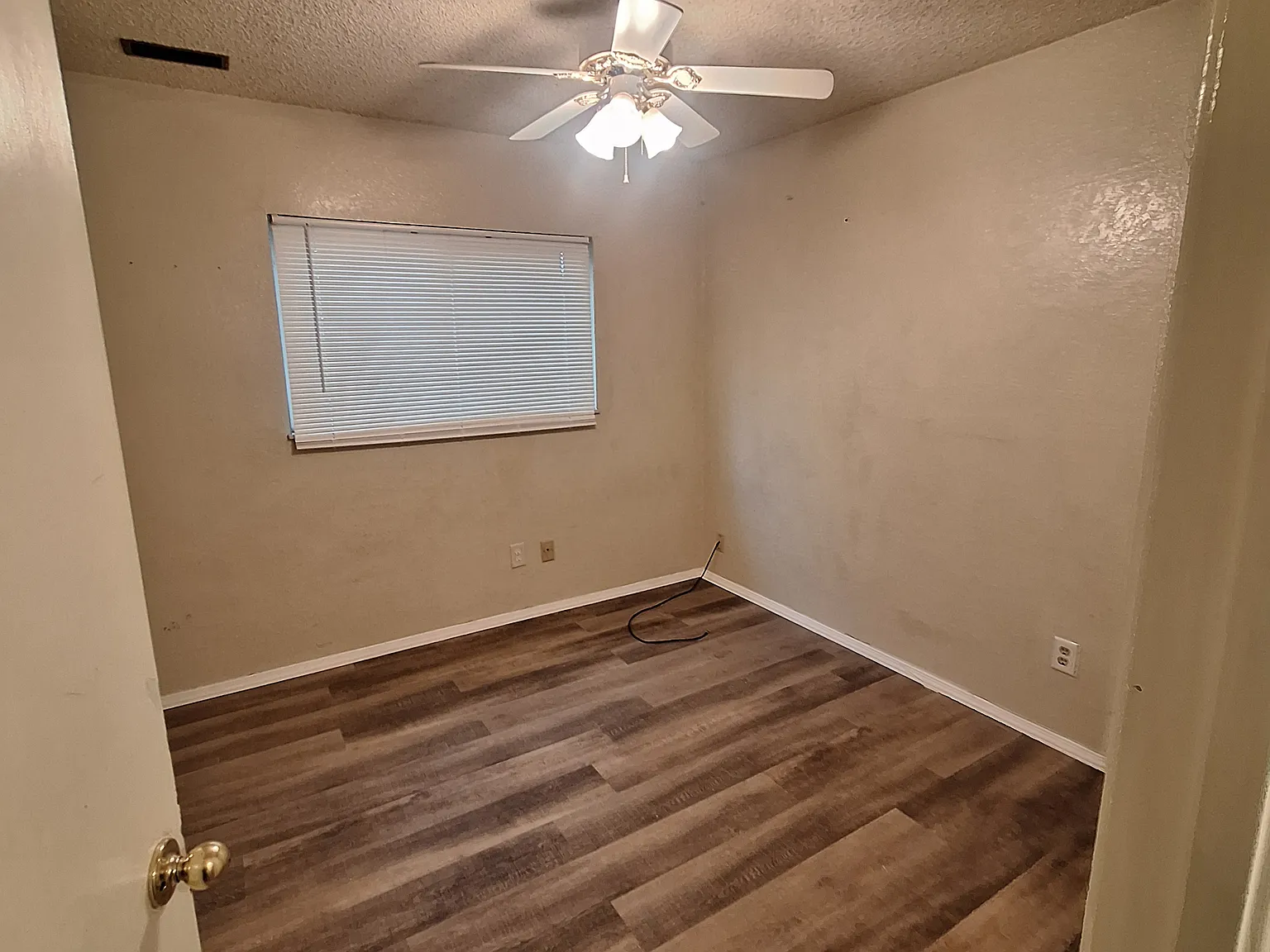 2 bed, 835 sqft, $1,430 — Photo 3