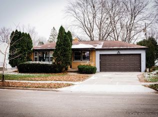 1611 Carroll Ave, Green Bay, WI 54304