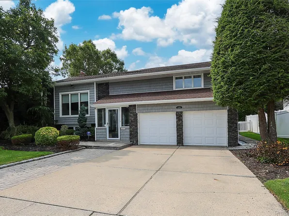 14 Glenn Dr, Woodbury, NY 11797