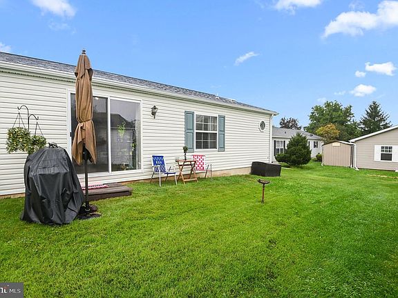 3rd image of 345 Countryside Cir