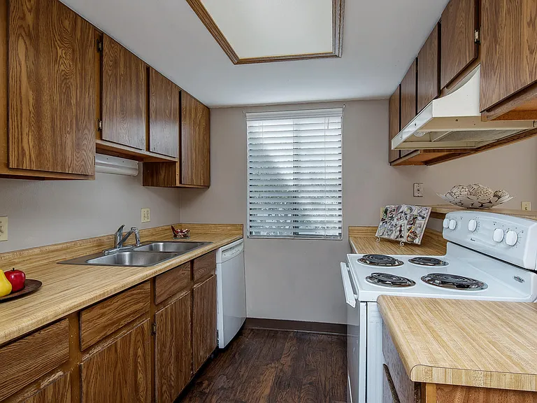 17003 E Tennessee Dr #104 — Photo 8