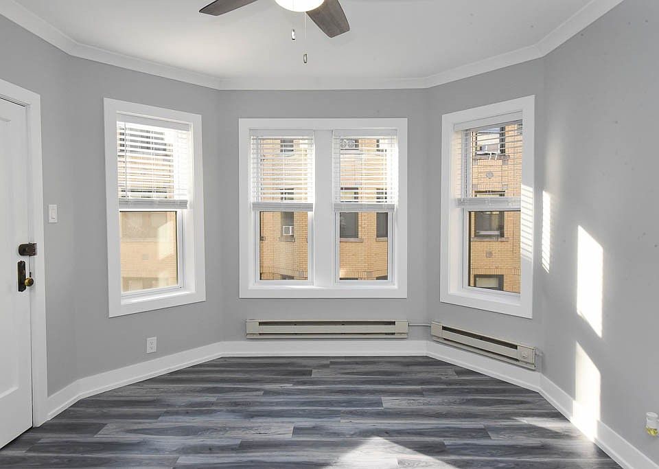 1st image of 3821 N Greenview Ave #E08p
