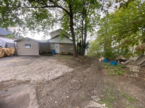 6474 Hamilton Dr, Derby, NY 14047